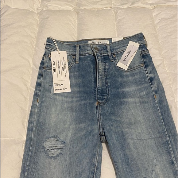 Aritzia the Lola High Skinny Jeans - Picture 2 of 6